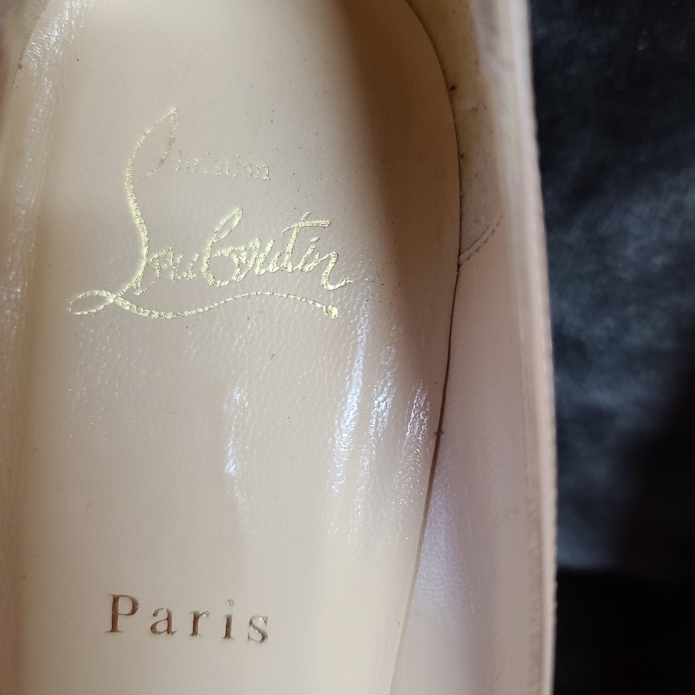 100% Authentic Christian Louboutin Pigalle Follies